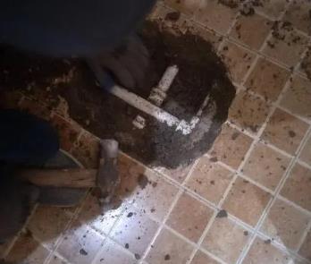 无极卫生间漏水维修公司为您分享下卫生间渗水如何处理及注意事项